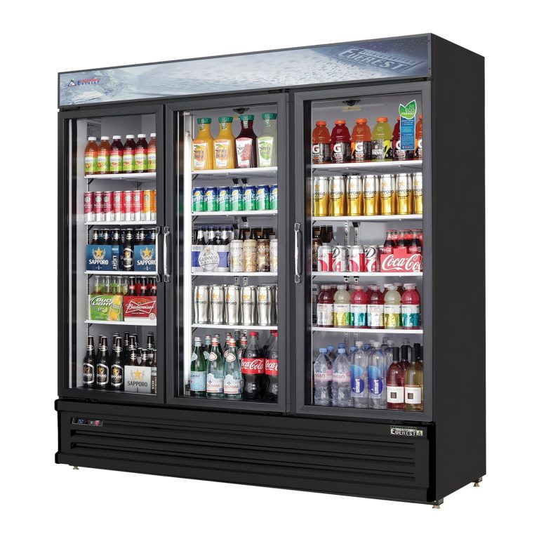 Everest EMSGR69B 72 7/8" Negro 71 pies cúbicos Refrigerador Merchandiser, 3 Puertas de Vidrio